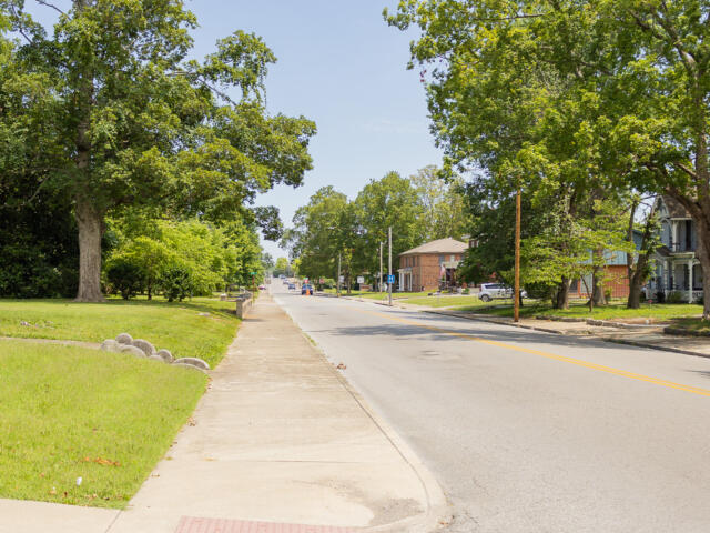 ‘Sidewalks are for walking, not for blocking’: Hopkinsville urges ...