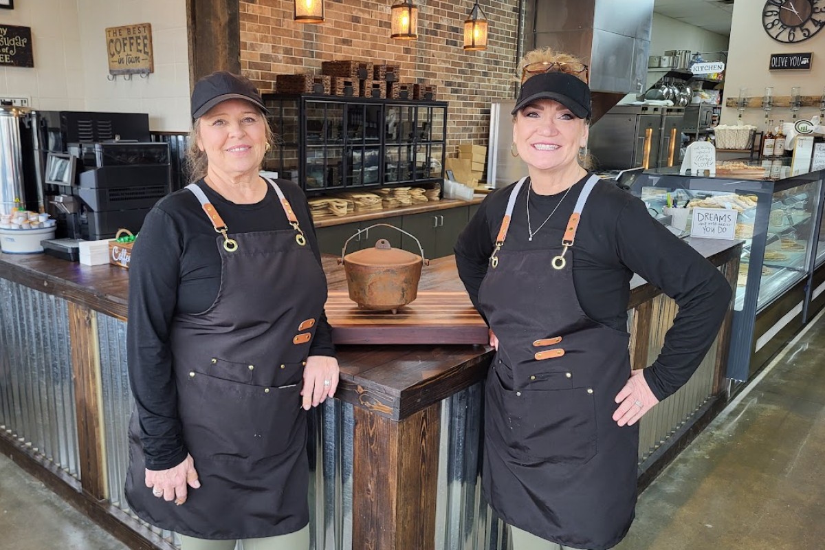 The Rusty Pot owners Misty Green and Lori Joyce in Hopkinsville, Kentucky. Jan. 13, 2026 (Daynnah Carmona)