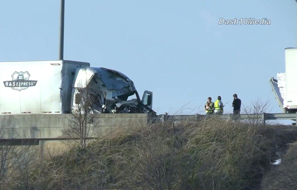 Two semis crashed on Interstate 24 near mile marker 86 on March 19, 2026. (Enrique Hernandez, Dash 10 Media)